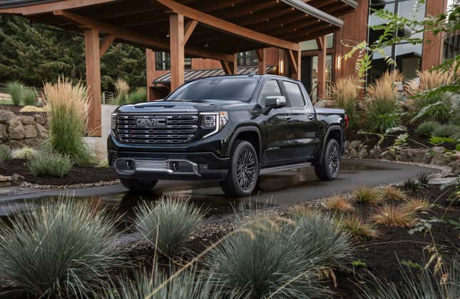 Gambar untuk artikel berjudul 2022 GMC Sierra Mendapat AT4X Dan Denali Ultimate Trims